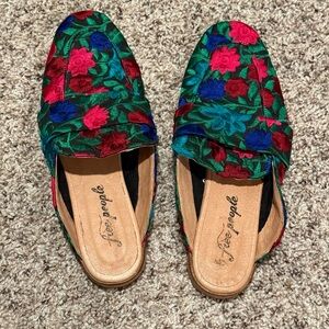 Free People Embroidered Mules | Sz 39 / 8 | NWOT
